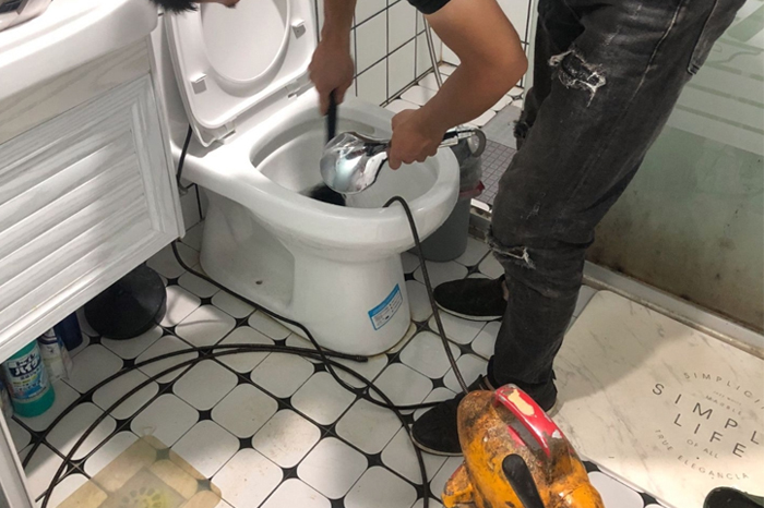 舞阳马桶堵塞自己疏通还是找师傅?专业上门服务让你省时更省心