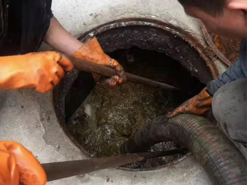 舞阳清理化粪池时如何避免沼气的危害?